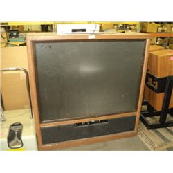 Hitachi TV w/ Toshiba VCR/DVD combo