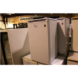 WHITE DANBY BAR FRIDGE