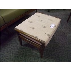 HILTON HILL OTTOMAN WITH CUSHION
