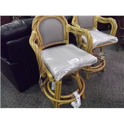 GREY PATTERNED CHAIR STYLE BAR STOOL