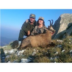 7-day chamois, gold jackal and wildcat hunt for one hunter in the Balkan Peninsula - includes trophy
