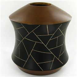 Handcarved Mango Vase (DEC-000882)