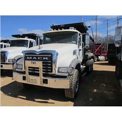 2009 MACK GU713 TRI-AXLE DUMP