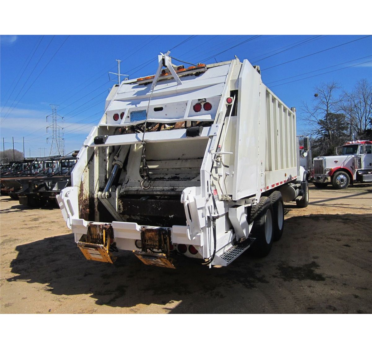 2005 MACK CV713 REAR LOADER GARBAGE TRUCK