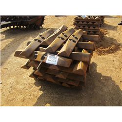 (1) LOT 38" PYRAMID PAD FOR D6R