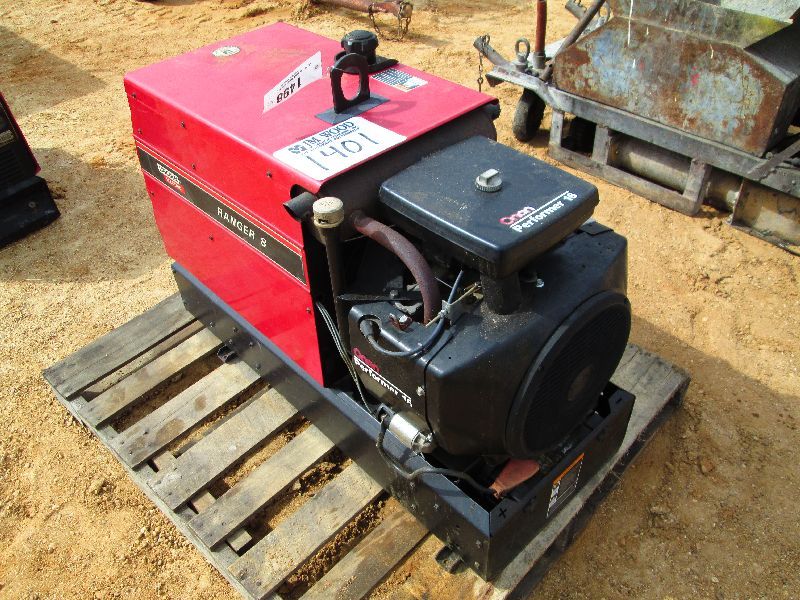 LINCOLN RANGER 8 WELDER