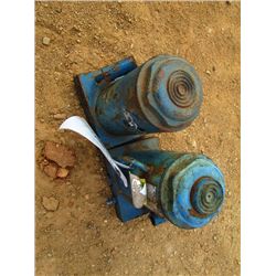 (1) LOT 2 30T BOTTLE JACK