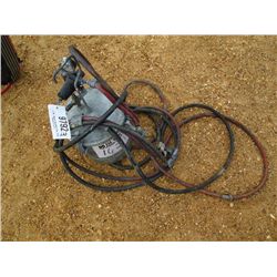 BINKS PAINT TANK W/HOSE & SPRAY GUN