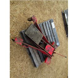 NORCO 1 1/2 TON TRANSMISSION JACK