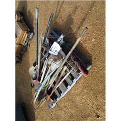 (1) LOT MISC SHOVELS