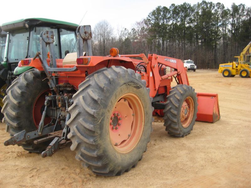 KUBOTA M900 4X4 FARM TRACTOR J.M. Wood Auction Company, Inc. KUBOTA M900 4X4 FARM TRACTOR J.M. Wood Auction Company, Inc.