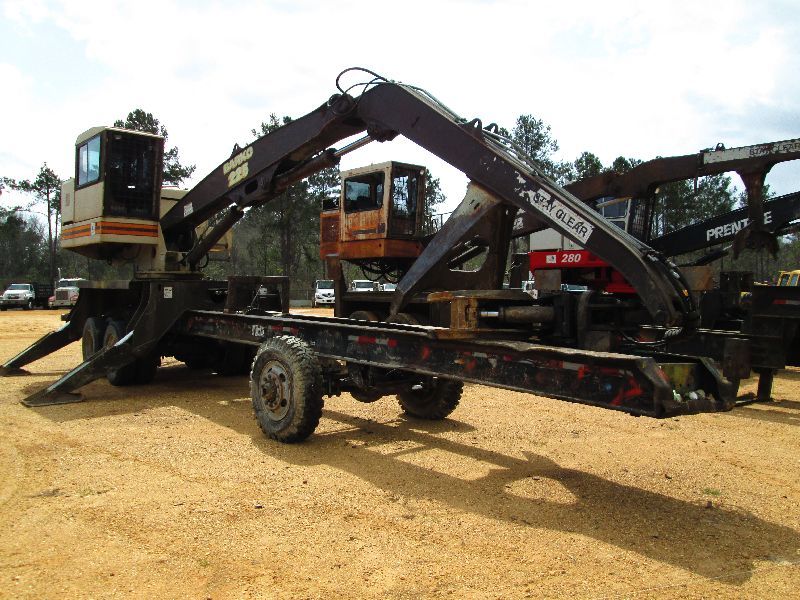 BARKO 225 SELFPROPELLED LOG LOADER