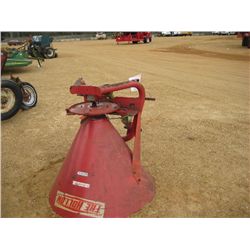 Hollow 300 Seeder Spreader With Driver Shalf