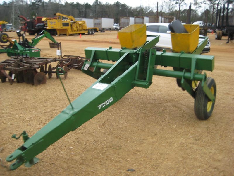 JOHN DEERE 2 ROW CULTIVATOR J.M. Wood Auction Company, Inc.