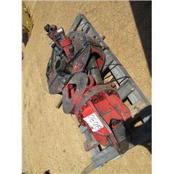 (1) CR GRAPPLE W/HYDRAULIC CYLINDER