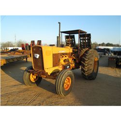 JOHN DEERE 600 FARM TRACTOR
