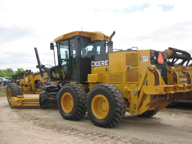 JOHN DEERE 672D MOTOR GRADER, S/N DX617438 (08 YR) 14' HYD MOLDBOARD W ...