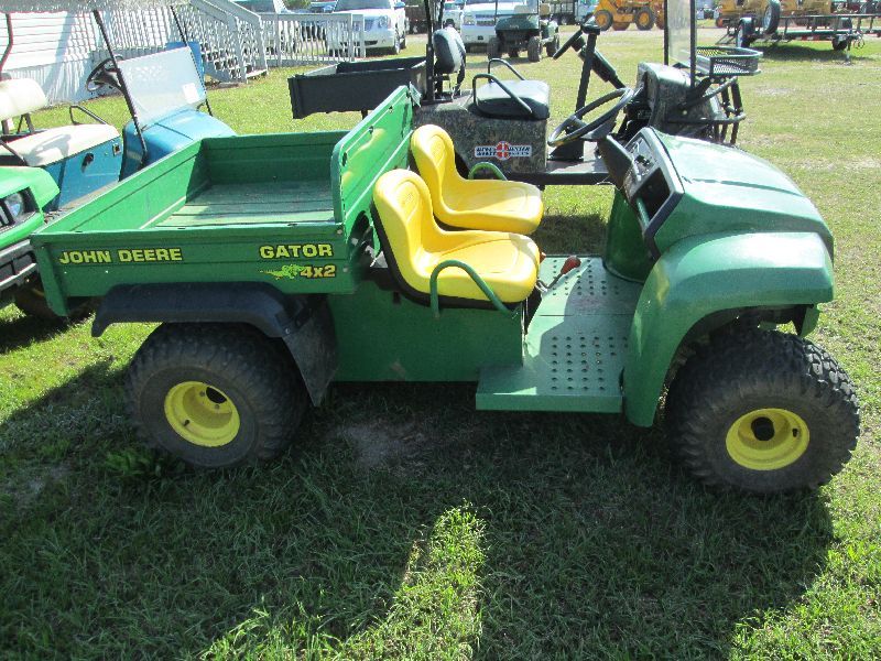 JOHN DEERE GATOR 4X2, S/N W004X2X061950, DUMP BED