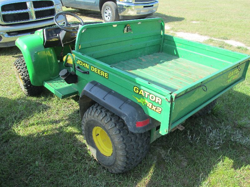 JOHN DEERE GATOR 4X2, S/N W004X2X061950, DUMP BED J.M. Wood Auction