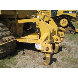 MULTI-SHANK RIPPER, S/N 1EH04268, FITS CAT D6T