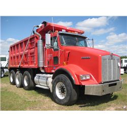 2005 KENWORTH TRI-AXLE DUMP, S/N 1NK0XBTX35J071968, C15 475 HP DIESEL ENG, 8LL TRANS, P/S, A/C, ENGI