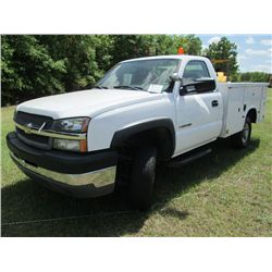 2004 CHEVROLET 2500 HD SERVICE TRUCK, S/N 1GBHC24U64E317846, V8 GAS, A/T, P/S, A/C, KNAPHEIDE SERVIC