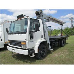 JLG 800BT HYDRAULIC CRANE, S/N 0406500652 (85 YR) 8T CAP, 55' BOOM, 20' JIB, FRONT OUTRIGGERS, REAR 