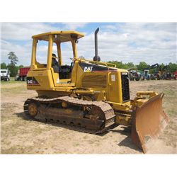 CAT D4G XL CRAWLER TRACTOR, S/N HYD00919 (04 YR) 6 WAY BLADE, 18" SBG, CANOPY