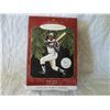 Image 1 : Hallmark Keepsake Ornament Hank Aaron