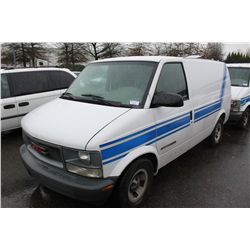 2001 WHITE GMC SAFARI AWD CARGO VAN 166,253KM GAS