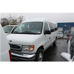 1999 WHITE FORD E350 XLT SUPER DUTY PASS VAN