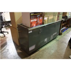 4 DOOR MOBILE WORK BENCH
