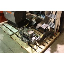 CHAMPION 9500LB WINCH & HIJACKER HITCH