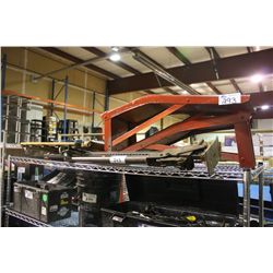 CAR RAMPS, CREEPER & A JACK