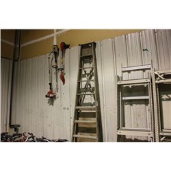 10FT WOODEN STEP LADDER