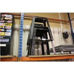 METAL WORKSTANDS & COLLAPSABLE METAL BINS