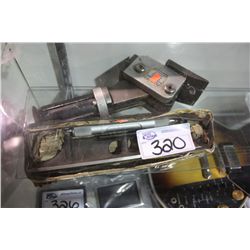 POP-IT DRYING TOOL & LEVEL