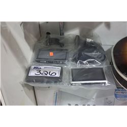 2 GARMIN & 1 TOMTOM GPS