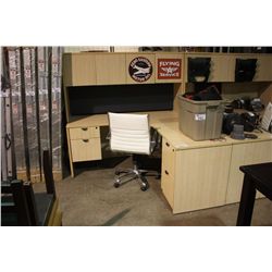 MAPLE CORNER DESK WITH HUTCH