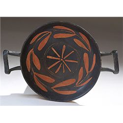 Vases. Apulian xenon-ware stemless kylix. Circa late 4th century BC.  D/ The exterior and the interi