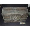 Image 2 : 1967 DISNEYLAND PIRATES OF THE CARIBBEAN RIDE TREASURE CHEST WITH JEWELS VINTAGE DISNEY PROP