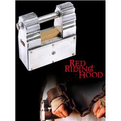 LITTLE RED RIDING HOOD SCREEN USED AMANDA SEYFRIED SHACKLE LOCK