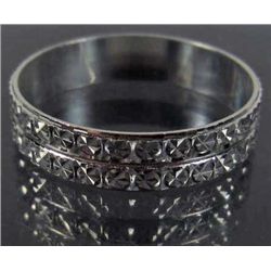 2486 - STERLING SILVER CARVED EMBROIDERY RING SIZE 9.75