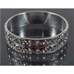 2469 - STERLING SILVER CARVED EMBROIDERY RING SIZE 8