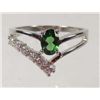 Image 1 : 2814 - 14K WHITE GOLD PLATED RING W/ GREEN EMERALD & WHITE TOPAZ - SIZE 8