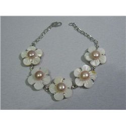 76CTW FLOWER CAPIZ AND PEACH PEARL BRACELET;AUTHENTIC P