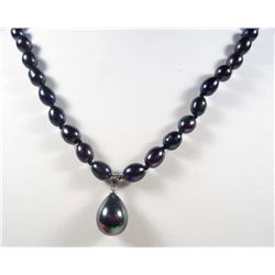 10550 - BLACK TAHITIAN PEARL NECKLACE W/ SHELL PEARL DROP