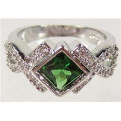 9663 - WHITE GOLD PLATED EMERALD COCKTAIL RING