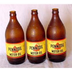 Lot 044: Group of 17 Pennzoil Motor Oil Glass Quart Bottles