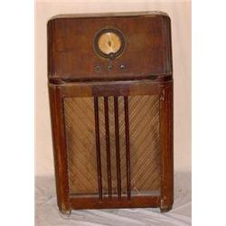 Lot 227: Philco Model 38-7 Console Radio